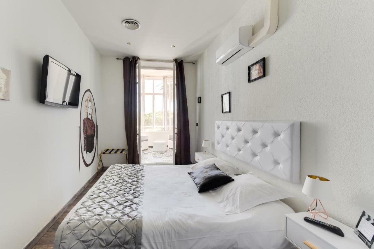 Le Marina B Hotel La Ciotat Exterior photo